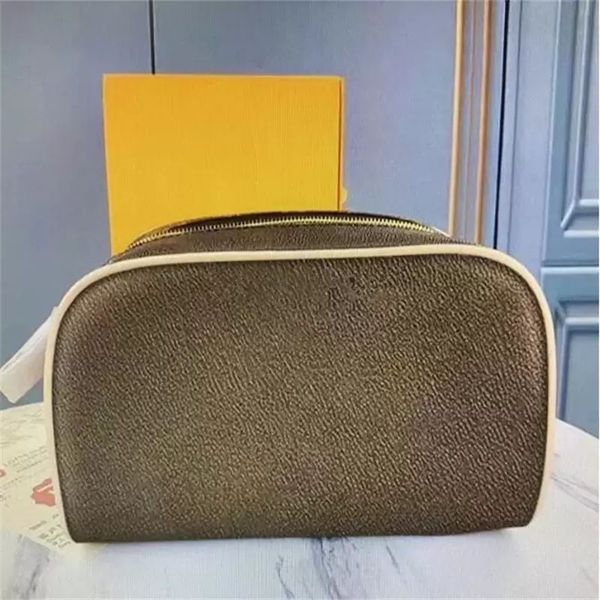 size toiletry bag men extra large wash bags luxurys designers make up cosmetic toilet pouch women beauty makeup case pochette accessoires do, Black;red
size toiletry bag men extra large wash bags luxurys designers make up cosmetic toilet pouch women beauty makeup case pochette accessoires do, Black;red