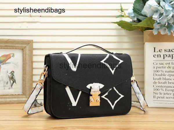 designer bagl shoulder bag pochette purse women handbag messenger monograms pu leather s-lock metis elegant womens crossbody bag totes purse
designer bagl shoulder bag pochette purse women handbag messenger monograms pu leather s-lock metis elegant womens crossbody bag totes purse