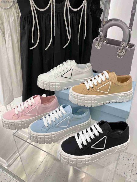 nylon luxurys gabardine ins platform womens shoes triple black white red lady fashion flat leisure canvas designers sneaker
nylon luxurys gabardine ins platform womens shoes triple black white red lady fashion flat leisure canvas designers sneaker