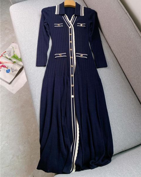 dresses vneck singlebreasted clashing stripes knitted slim longsleeved long dress 2022 summer new france paris highquality, Black;gray
dresses vneck singlebreasted clashing stripes knitted slim longsleeved long dress 2022 summer new france paris highquality, Black;gray