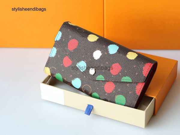 wallet designer coin card holders purse sarah key pouch leather envelope wallets credit card holder m81864/m81980, Red;black
wallet designer coin card holders purse sarah key pouch leather envelope wallets credit card holder m81864/m81980, Red;black