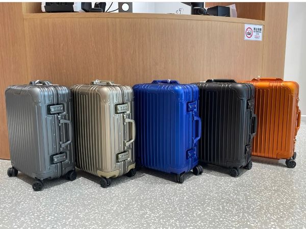 9a suitcase joint development designer fashion bag boarding box large capacity travel leisure holiday trolley case aluminum magnesium alloy
9a suitcase joint development designer fashion bag boarding box large capacity travel leisure holiday trolley case aluminum magnesium alloy