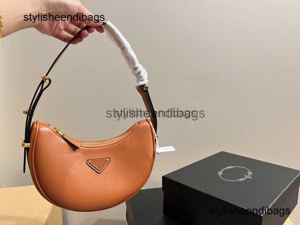 underarm shoulder bag pra handbag half-moon tote crossbody hobo cosmetic bags high-grade leather messenger wallet axillary purse evening han
underarm shoulder bag pra handbag half-moon tote crossbody hobo cosmetic bags high-grade leather messenger wallet axillary purse evening han