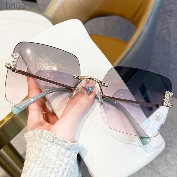 2023 new frameless cut edge diamond square large frame sunglasses women's fashion trend sunglasses 58174, White;black
2023 new frameless cut edge diamond square large frame sunglasses women's fashion trend sunglasses 58174, White;black