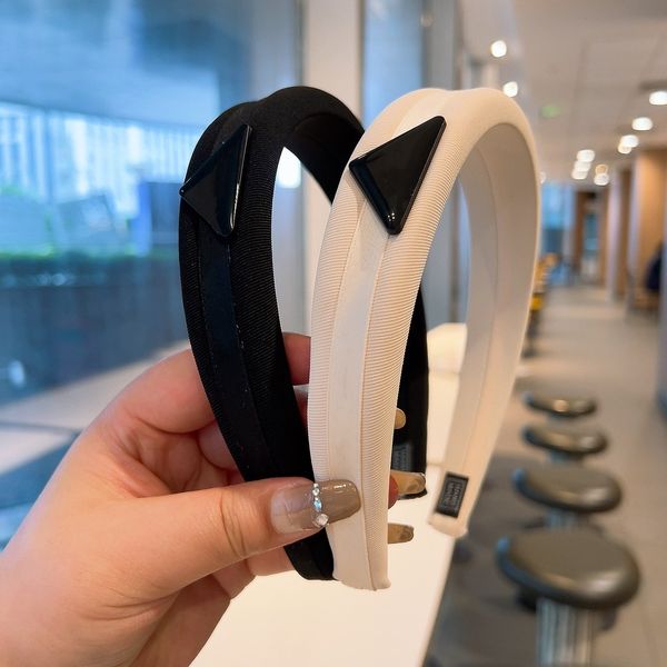 classic luxury p inverted triangle headband womens fashion letter headband headwear party outdoor sports party gift sports jewelry black and, Silver
classic luxury p inverted triangle headband womens fashion letter headband headwear party outdoor sports party gift sports jewelry black and, Silver