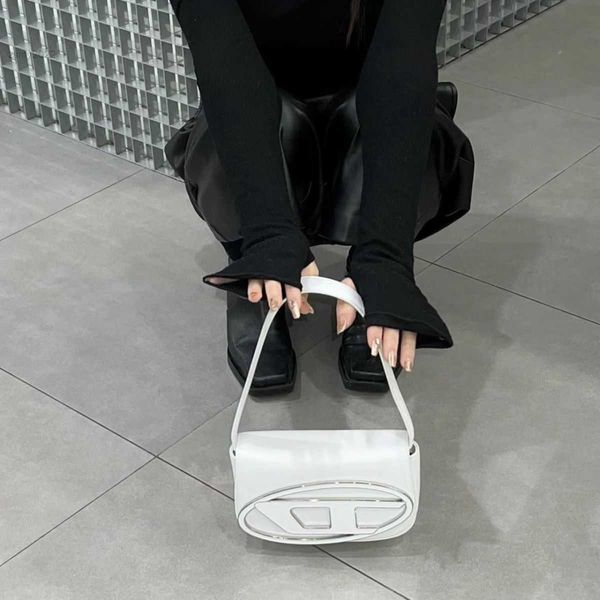 evening bags diese design 2023 new single shoulder messenger underarm jingle bag fashion portable celebrity small square bag
evening bags diese design 2023 new single shoulder messenger underarm jingle bag fashion portable celebrity small square bag