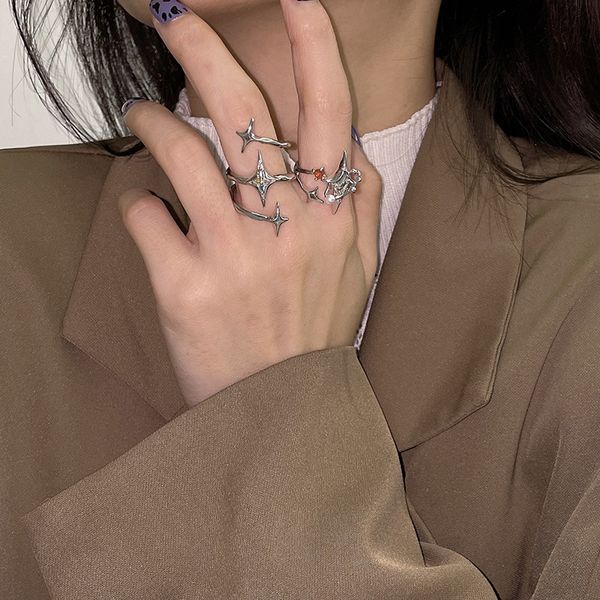 band rings desain baru tidak beraturan bintang zirkon cincin kreatif spiral bintang silang terbuka estetika geometris perhiasan hadiah pesta, Silver
band rings desain baru tidak beraturan bintang zirkon cincin kreatif spiral bintang silang terbuka estetika geometris perhiasan hadiah pesta, Silver