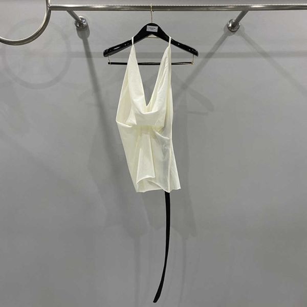 | off back elastic one shoulder solid slim fit strap women's category}{category}, White
| off back elastic one shoulder solid slim fit strap women's category}{category}, White