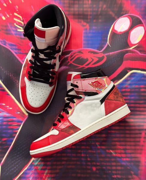 1s og spiders man basketball shoes spiderverse dv1748-601 chicago university red sports outdoor sneakers trainers mens red white with box 36
1s og spiders man basketball shoes spiderverse dv1748-601 chicago university red sports outdoor sneakers trainers mens red white with box 36