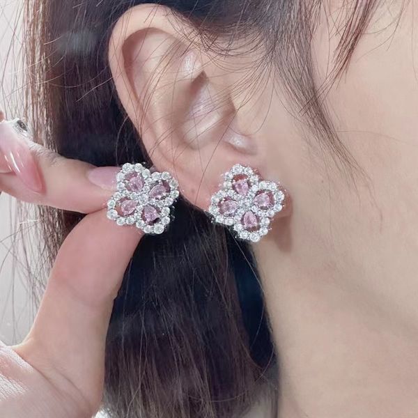 s925 sterling silver lucky four leaf grass earrings female full diamond personalized simple, luxury and luxury, Golden;silver
s925 sterling silver lucky four leaf grass earrings female full diamond personalized simple, luxury and luxury, Golden;silver