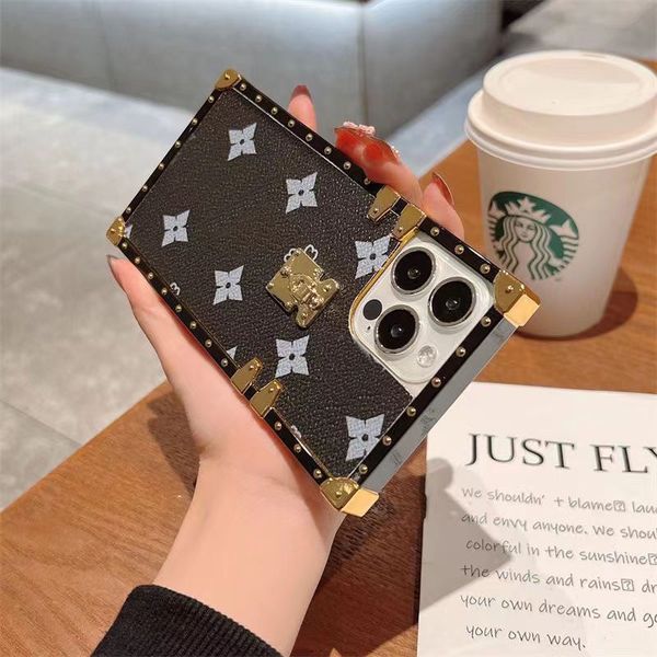 luxurys designers leather phone cases for iphone 14 pro max 13 12 mini 11 xs xr x 8 7 plus 14plus fashion print design classic back cover ca
luxurys designers leather phone cases for iphone 14 pro max 13 12 mini 11 xs xr x 8 7 plus 14plus fashion print design classic back cover ca