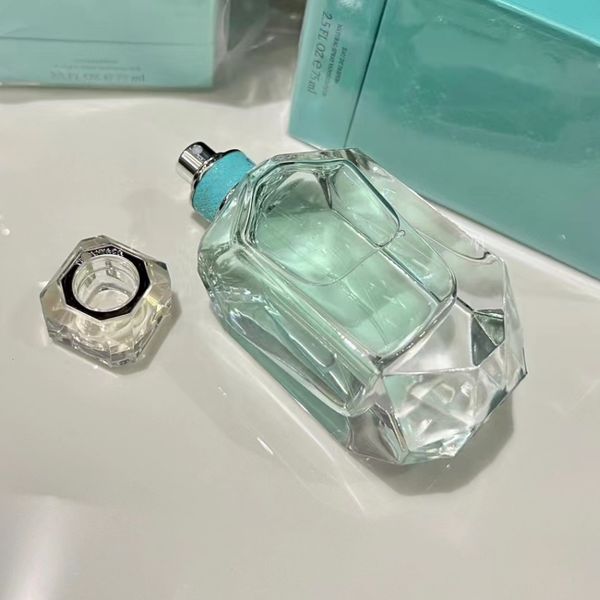 2.5oz 75ml oem men's and women's fragrances long lasting smell extrait de parfum high-performance fragrance present
2.5oz 75ml oem men's and women's fragrances long lasting smell extrait de parfum high-performance fragrance present