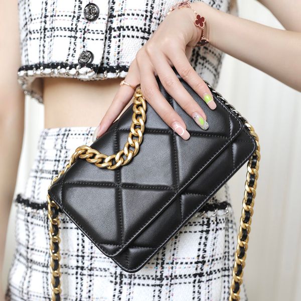 designer mini flap bag luxury chain bag 10a mirror quality lambskin shoulder bag with box c054
designer mini flap bag luxury chain bag 10a mirror quality lambskin shoulder bag with box c054