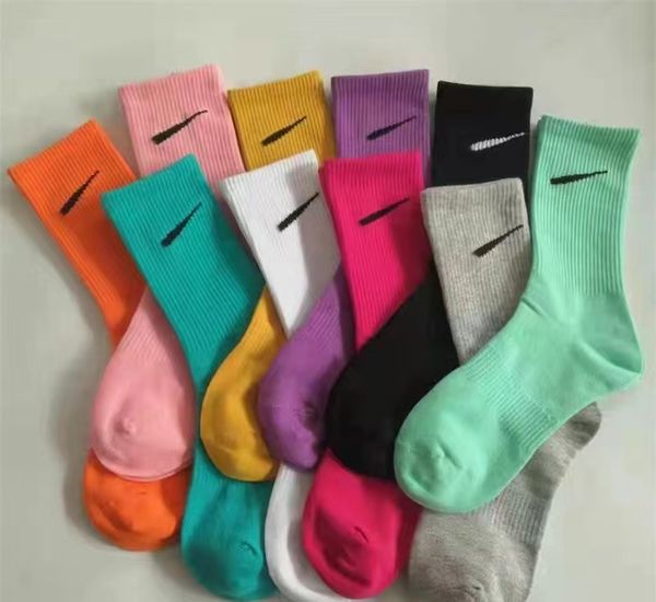 wholesale socks men's and women's socks long, medium, short, and multi-color classic letter printing of pure cotton 10 color sport, White;black
wholesale socks men's and women's socks long, medium, short, and multi-color classic letter printing of pure cotton 10 color sport, White;black