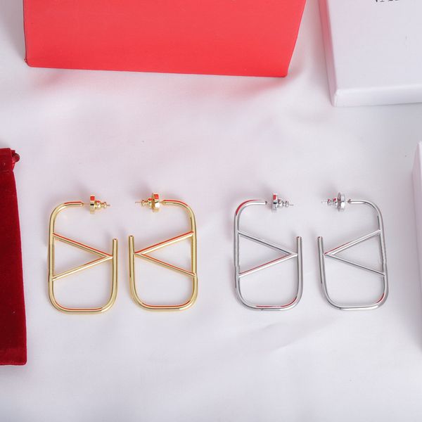 2023 designer fashion earrings letter v stud earrings women's fashion hoop jewelry metal valentine's day earrings, Golden;silver
2023 designer fashion earrings letter v stud earrings women's fashion hoop jewelry metal valentine's day earrings, Golden;silver