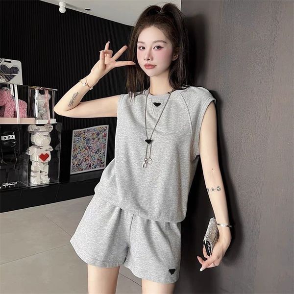 women's two piece pants triangle label letter vest with shorts two-piece set summer new slightly fat casual sportswear grey black track, White
women's two piece pants triangle label letter vest with shorts two-piece set summer new slightly fat casual sportswear grey black track, White