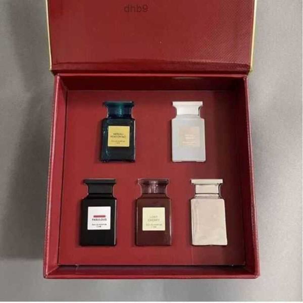 perfume sets gift box for man woman fragrance 4/5 bottles 7.5ml edp oud wood lost cherry rose prick spray parfum designer perfumes fragrance
perfume sets gift box for man woman fragrance 4/5 bottles 7.5ml edp oud wood lost cherry rose prick spray parfum designer perfumes fragrance