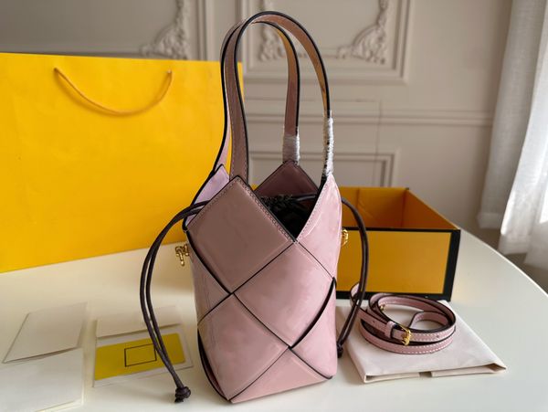 luxury designertote chain bag fashion handbag purse bucket bag draw rope patent leather solid color leather ringer pattern high quality
luxury designertote chain bag fashion handbag purse bucket bag draw rope patent leather solid color leather ringer pattern high quality