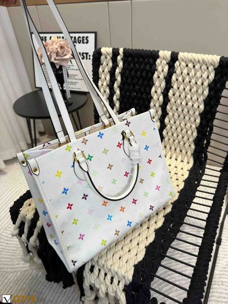 designer totes bag classic onthego the tote bag shopping bag yayoi kusama large-capacity one-shoulder handbag bags on the go handbags purse
designer totes bag classic onthego the tote bag shopping bag yayoi kusama large-capacity one-shoulder handbag bags on the go handbags purse