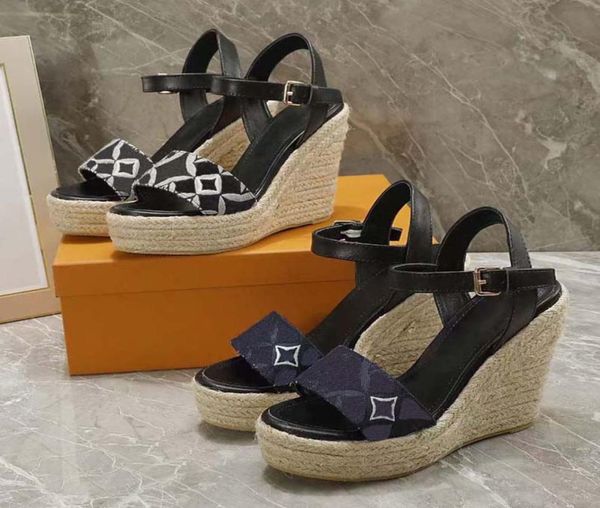 classic slides sandals lady summer metal buckle large size leather high heeled women slippers 3541 with box shoe10 6249027803, Black
classic slides sandals lady summer metal buckle large size leather high heeled women slippers 3541 with box shoe10 6249027803, Black