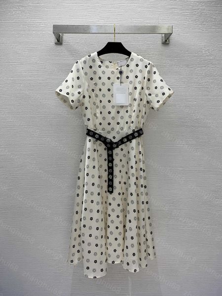 23ss womens designer clothing summer dresses women dress camellia print waist tuck slimming short-sleeved dress with color diamond belt wome, Black;gray
23ss womens designer clothing summer dresses women dress camellia print waist tuck slimming short-sleeved dress with color diamond belt wome, Black;gray