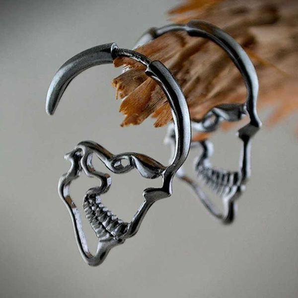 stud punk silver color skull stud earrings for women man vintage retro hollow skeleton ear gothic steampunk hallowmas jewelry gift z0517, Golden;silver
stud punk silver color skull stud earrings for women man vintage retro hollow skeleton ear gothic steampunk hallowmas jewelry gift z0517, Golden;silver