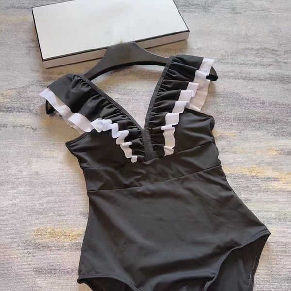 classic woman one-piece swimwear designer swimsuit floral summer beach bathing suits for women bikinis backless brand clothes, White;black
classic woman one-piece swimwear designer swimsuit floral summer beach bathing suits for women bikinis backless brand clothes, White;black