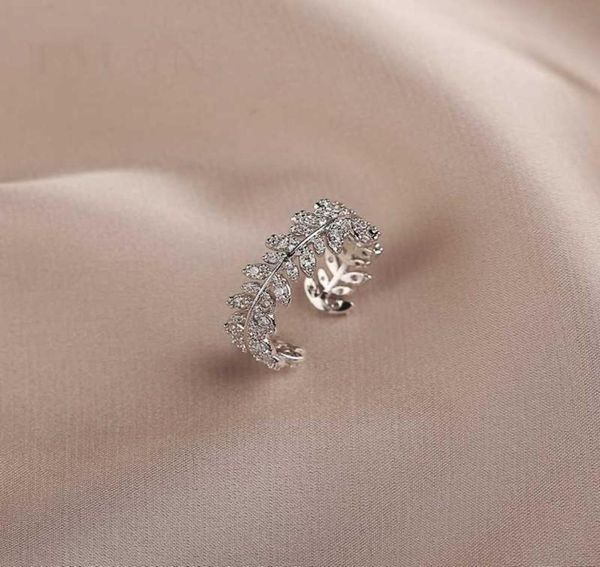 new fashion sweet lovely shiny crystal women rings korean 2020 elegant hollow fine leaves modelling adjustable rings jewelry q07084303211, Silver
new fashion sweet lovely shiny crystal women rings korean 2020 elegant hollow fine leaves modelling adjustable rings jewelry q07084303211, Silver