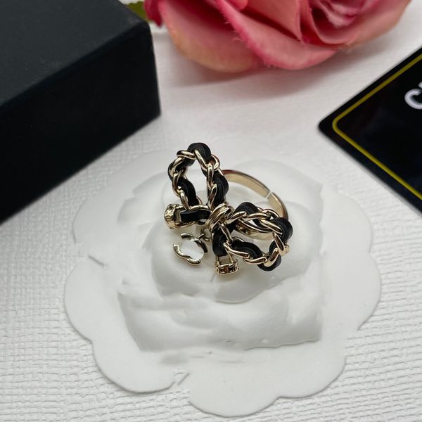 designer for lady women ccity open ring with side stones high-quality banquet accessories women c logo wedding rings 56, Silver
designer for lady women ccity open ring with side stones high-quality banquet accessories women c logo wedding rings 56, Silver