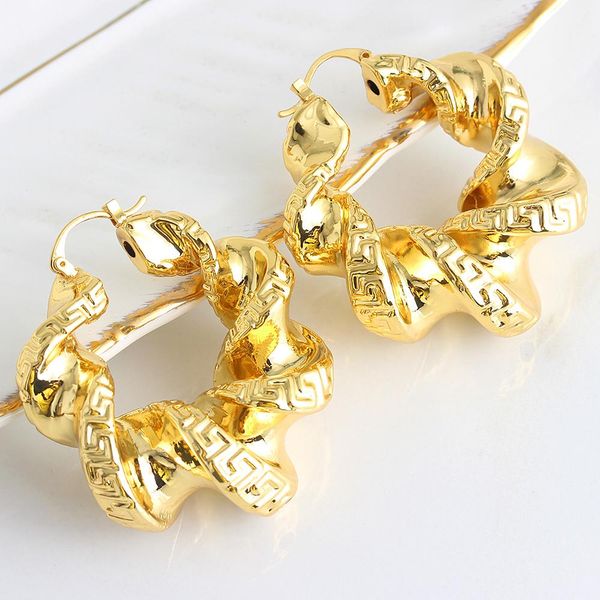 huggie fashion jewelry women big hoop earrings 2022 new design trend romantic geometric jewelry for wedding copper jewelry findings, Golden;silver
huggie fashion jewelry women big hoop earrings 2022 new design trend romantic geometric jewelry for wedding copper jewelry findings, Golden;silver