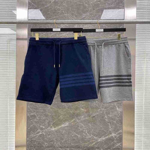 trendy brow strength brand casual shorts men's and women's capris versatile sports pants trend, White;black
trendy brow strength brand casual shorts men's and women's capris versatile sports pants trend, White;black