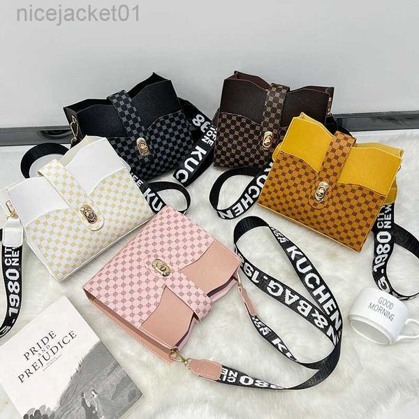 2023 new fashion printed small square bag for women's crossbody high grade and simple ins women's versatile shoulder bag
2023 new fashion printed small square bag for women's crossbody high grade and simple ins women's versatile shoulder bag