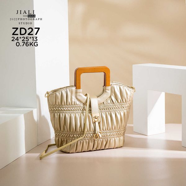 new style handbag with wooden handle, niche design for women's bags, high-end women's bags, ladies bag 230518
new style handbag with wooden handle, niche design for women's bags, high-end women's bags, ladies bag 230518