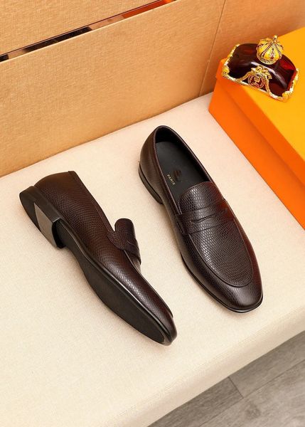 2023 real patent leather men's dress shoes fashion crocodile pattern slip on brown black luxury designer handmade genuine leather shoes
2023 real patent leather men's dress shoes fashion crocodile pattern slip on brown black luxury designer handmade genuine leather shoes