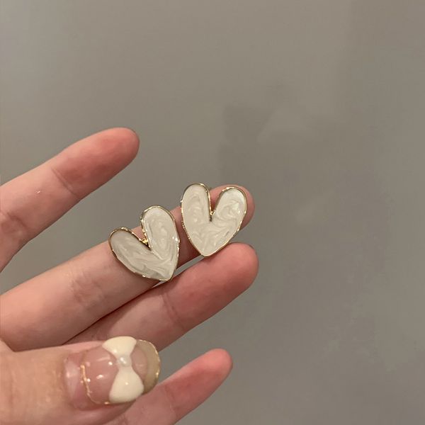 s3670 french love earrings niche design enamel heart stud earrings for women s925 silver needle earrings, Golden;silver
s3670 french love earrings niche design enamel heart stud earrings for women s925 silver needle earrings, Golden;silver