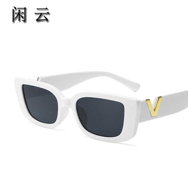 new black framed glasses fashionable hip-hop women's internet celebrity street p sun shading trendy small frame square quick selling su, White;black
new black framed glasses fashionable hip-hop women's internet celebrity street p sun shading trendy small frame square quick selling su, White;black