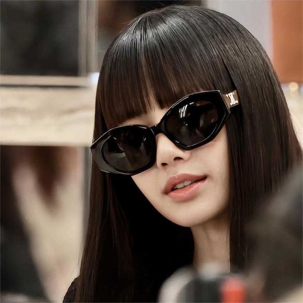 new lisa same style triumphal arch women's popular fashion trend live street shooting sunglasses, White;black
new lisa same style triumphal arch women's popular fashion trend live street shooting sunglasses, White;black