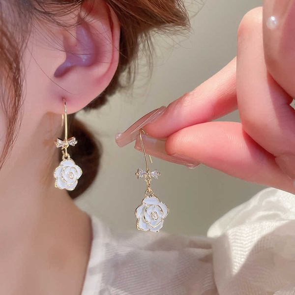 stud european and american fashion french tassel camellia earrings women personalized minimalist zircon bow pearl earrings z0517, Golden;silver
stud european and american fashion french tassel camellia earrings women personalized minimalist zircon bow pearl earrings z0517, Golden;silver