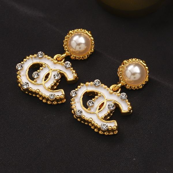 18k gold plated luxury designers letter earring stud famous women fashion style pearl earring wedding party jewerlry accessory 20style, Golden;silver
18k gold plated luxury designers letter earring stud famous women fashion style pearl earring wedding party jewerlry accessory 20style, Golden;silver