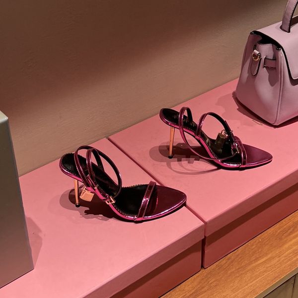 women designer sandal kitten high heel summer sandals dress shoes nightclub party genuine leather casual beach sandals with box 10a, Black
women designer sandal kitten high heel summer sandals dress shoes nightclub party genuine leather casual beach sandals with box 10a, Black
