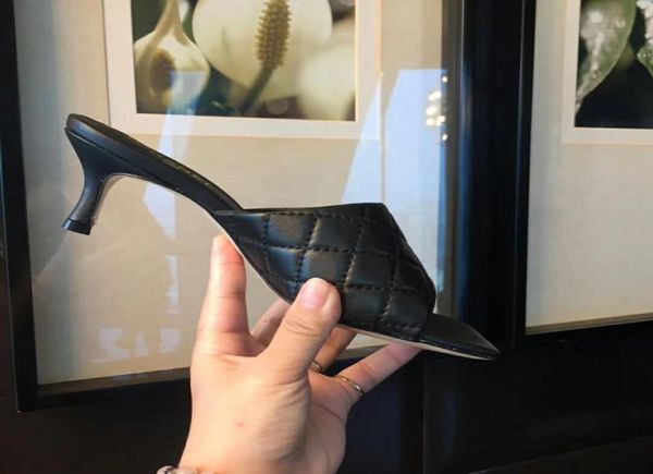 2020052605y iovryblackbeige quilted lamb skin 65cm slides heels sandals2257735, Black
2020052605y iovryblackbeige quilted lamb skin 65cm slides heels sandals2257735, Black