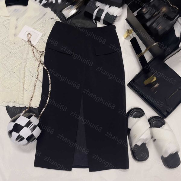 23ss wrap skirt designer skirts logo pouch cover embroidery slit high waist half skirt long skirts women clothes, Black
23ss wrap skirt designer skirts logo pouch cover embroidery slit high waist half skirt long skirts women clothes, Black