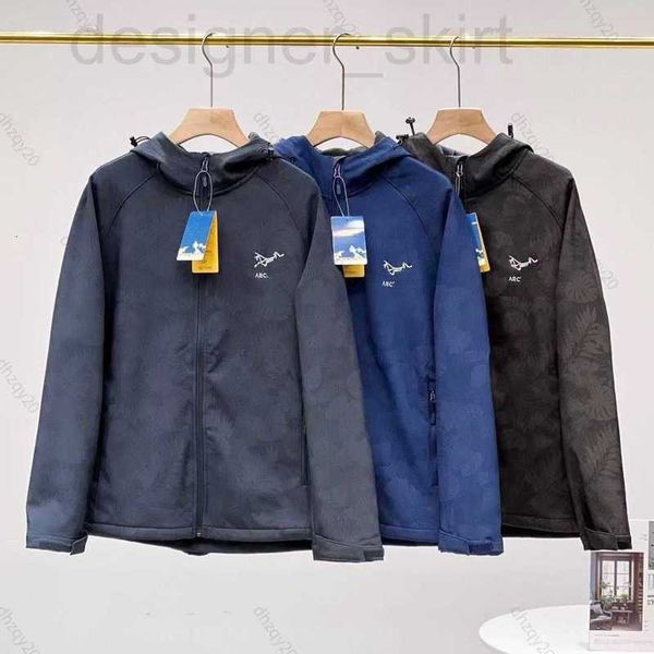 men's jackets designer jacket windproof sportswr soft shell waterproof outdoor sports plush warm coat emroidered couple hoodie zipper s, Black;brown
men's jackets designer jacket windproof sportswr soft shell waterproof outdoor sports plush warm coat emroidered couple hoodie zipper s, Black;brown