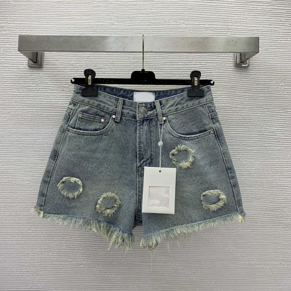 23ss womens designer clothing womens shorts alphabet logo embroidery three-dimensional stick cloth fringed edge wide leg look slim denim sho, White;black
23ss womens designer clothing womens shorts alphabet logo embroidery three-dimensional stick cloth fringed edge wide leg look slim denim sho, White;black