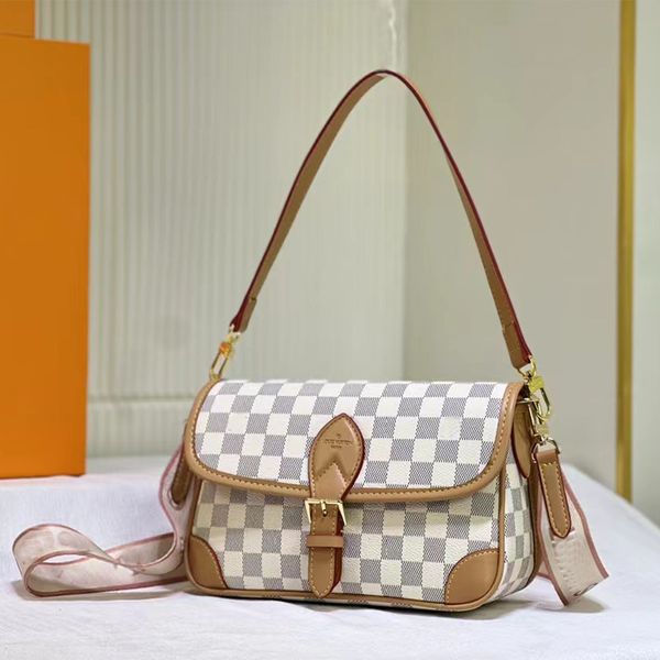 2023 explosive designer women's bag presbyopia baguette bag leather underarm bag one shoulder diagonal casual carry bag messenger bag
2023 explosive designer women's bag presbyopia baguette bag leather underarm bag one shoulder diagonal casual carry bag messenger bag