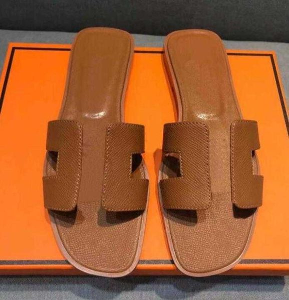 2021 designer woman slippers leather ladies sandals summer flat shoes fashion beach women slippers h letter drag 35-42, Black
2021 designer woman slippers leather ladies sandals summer flat shoes fashion beach women slippers h letter drag 35-42, Black