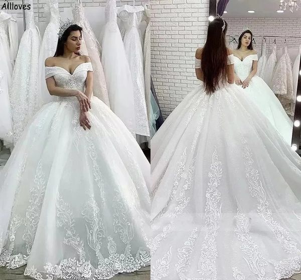 dubai arabic princess ball gown wedding dresses off the shoulder lace appliques bridal gowns sweep train lace-up back puffy vestidos de novi, White
dubai arabic princess ball gown wedding dresses off the shoulder lace appliques bridal gowns sweep train lace-up back puffy vestidos de novi, White