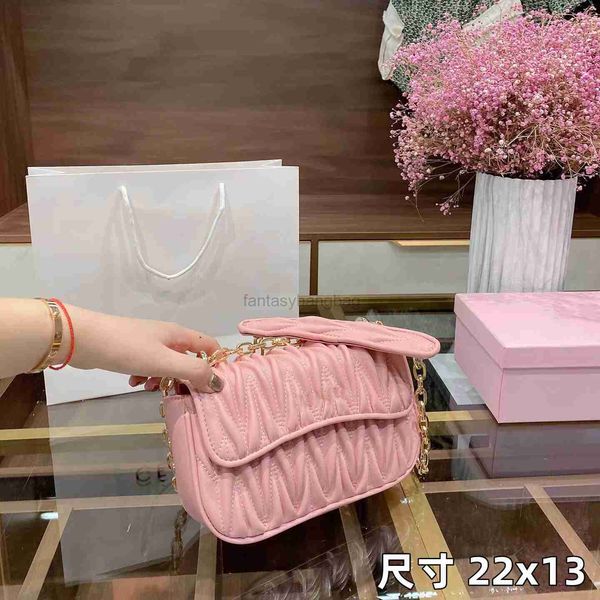 miu bag miu women's bag chain made of microfiber material pleated one shoulder crossbody bag miui western classic
miu bag miu women's bag chain made of microfiber material pleated one shoulder crossbody bag miui western classic