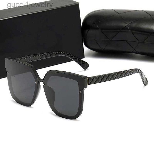 2023 luxury designer sunglasses polaroid lens design womens mens eyeglass goggle senior glasses vintage metal sunglass with box, White;black
2023 luxury designer sunglasses polaroid lens design womens mens eyeglass goggle senior glasses vintage metal sunglass with box, White;black