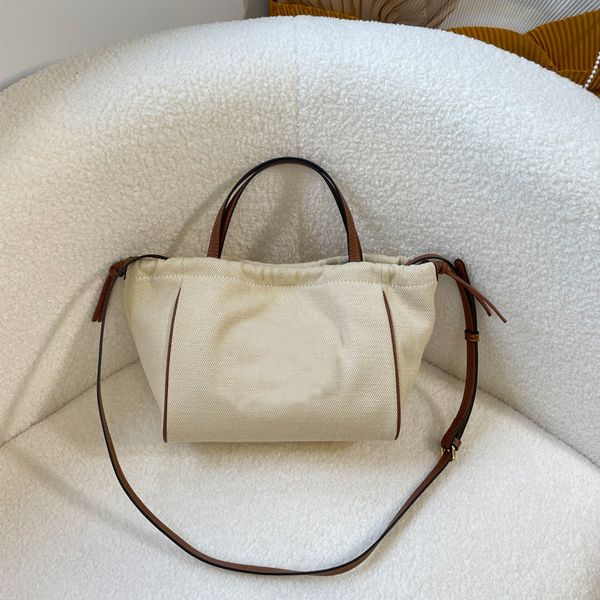 ladies handbag inclined shoulder bag tote bag genuine leather material adjustable shoulder straps large capacity class bag for college stude
ladies handbag inclined shoulder bag tote bag genuine leather material adjustable shoulder straps large capacity class bag for college stude